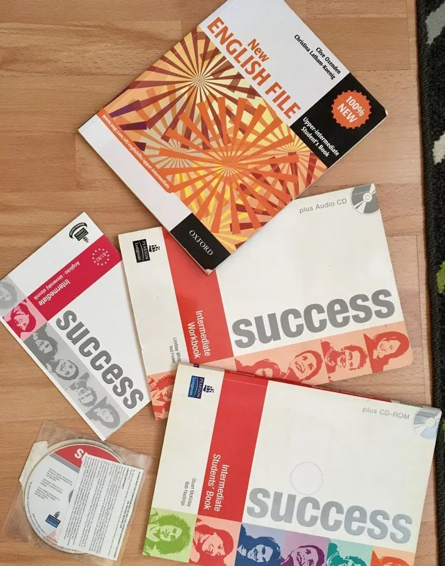 THE ENGLISH FILE | SUCCESS - Students' book + Workbook+ CD