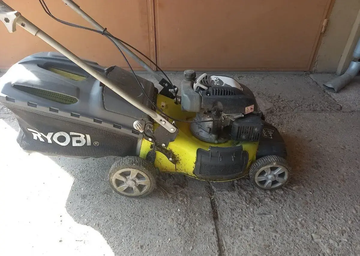 kosačka RYOBI