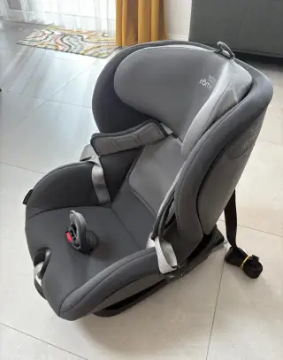 Britax Romer Trifix 2 i-size