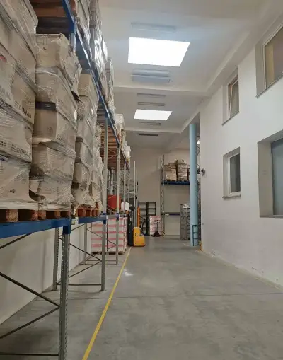Na prenájom 1350 m2 skladovo-kancelársky objekt BB