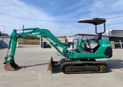 Komatsu PC25-1