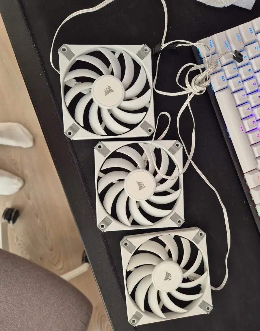 Corsair AF120 SLIM White 3ks