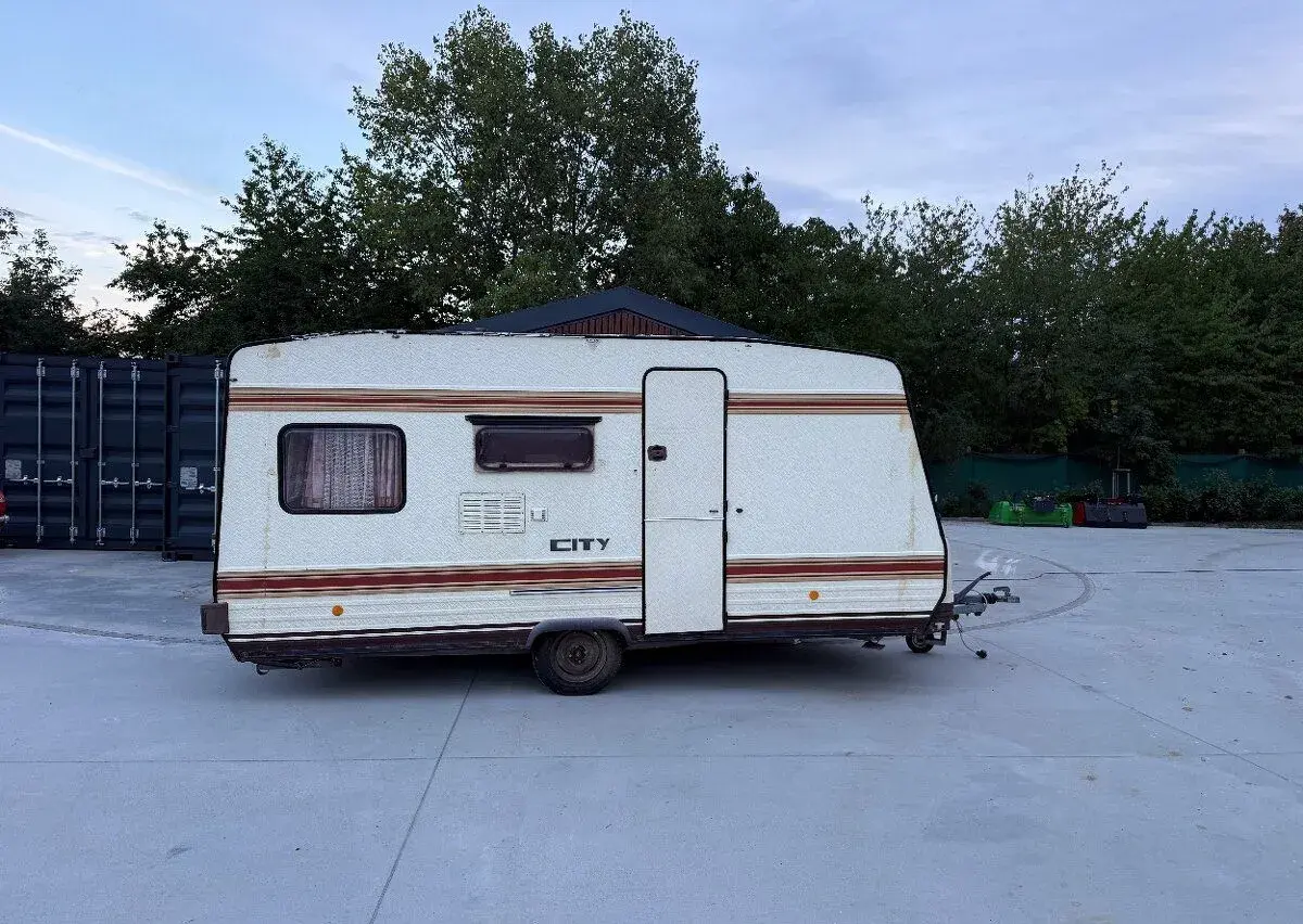 Obytný karavan BÜRSTNER CITY