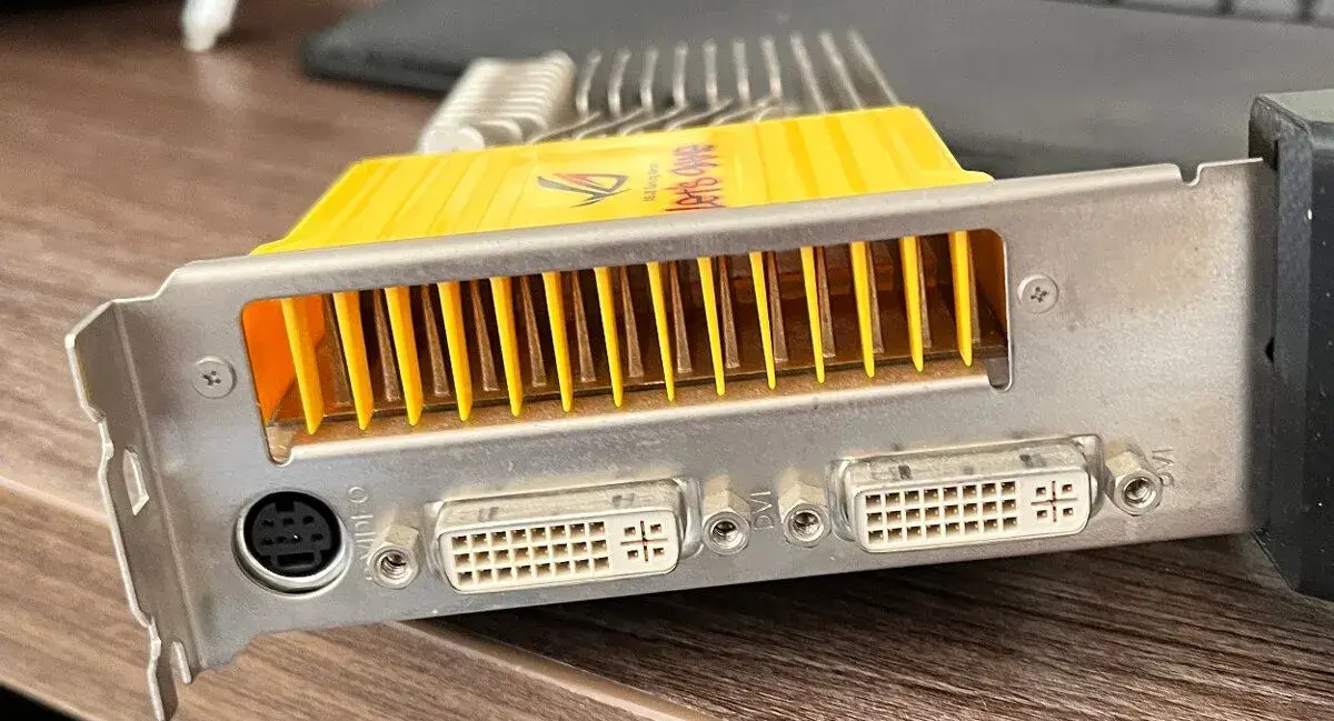 ASUS EN8600GT SILENT/HTDP