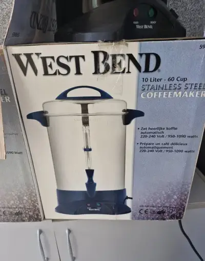 Veľkokapacitný kávovar West Bend 10 l / 60 šálok