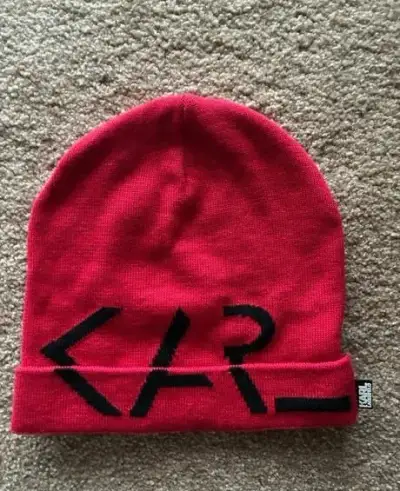 Karl Lagerfeld čiapka s logom