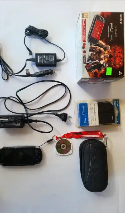 Sony PSP konzolu + veľa príslušenstva.