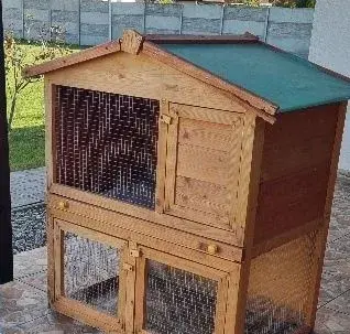 Drevená klietka pre mačky kraliky