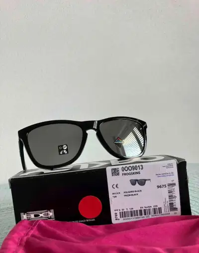 nové slnečné okuliare oakley