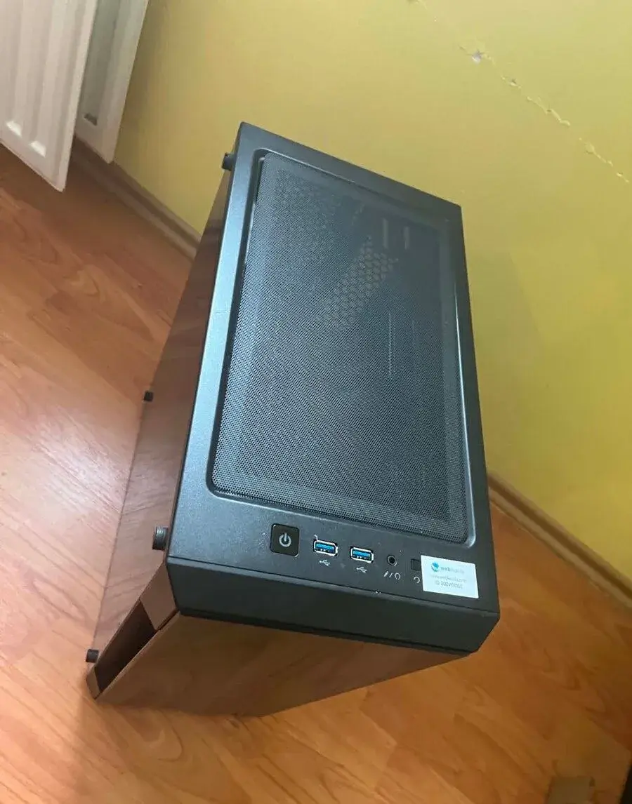 Corsair iCUE 220T RGB Tempered Front Glass čierna