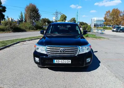 Toyota Land – 2014, 195 000 km