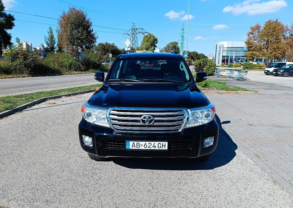 Toyota Land – 2014, 195 000 km