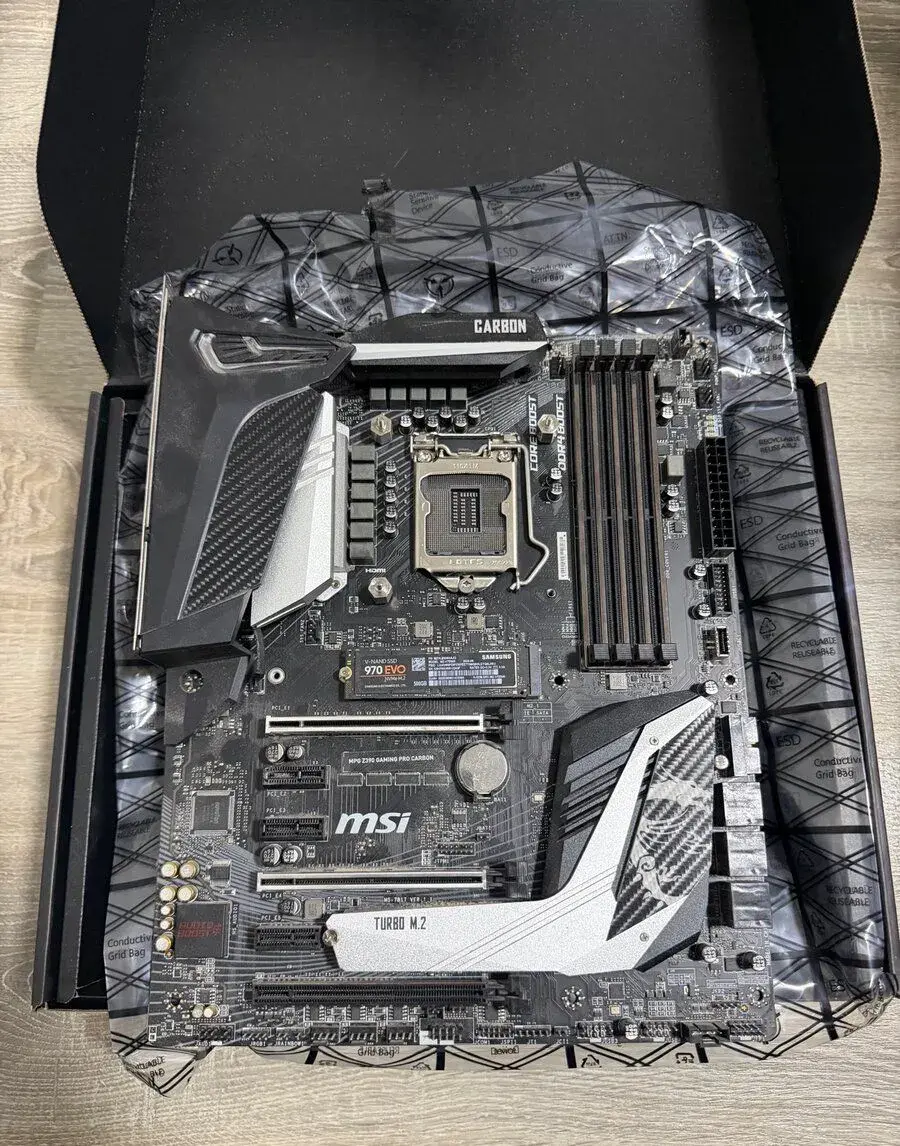 MSI MPG Z390 Gaming Pro Carbon