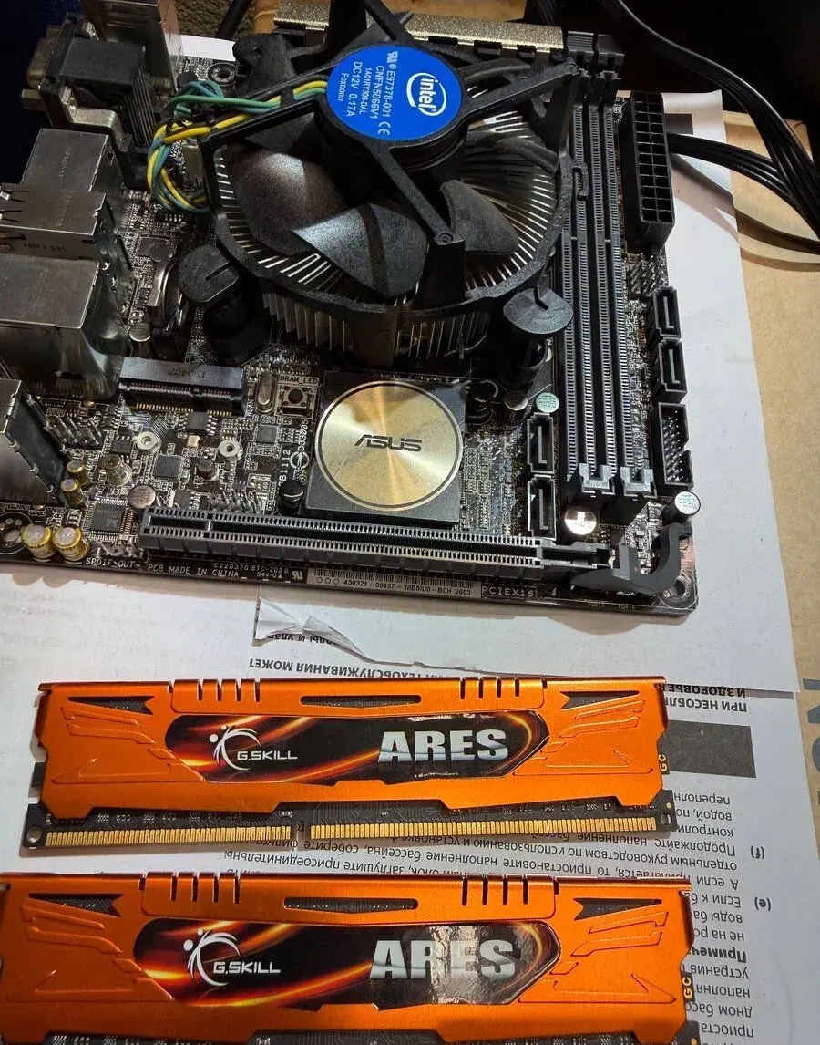 i7 4790k Asus Z97I plus Ddr3 16 GB