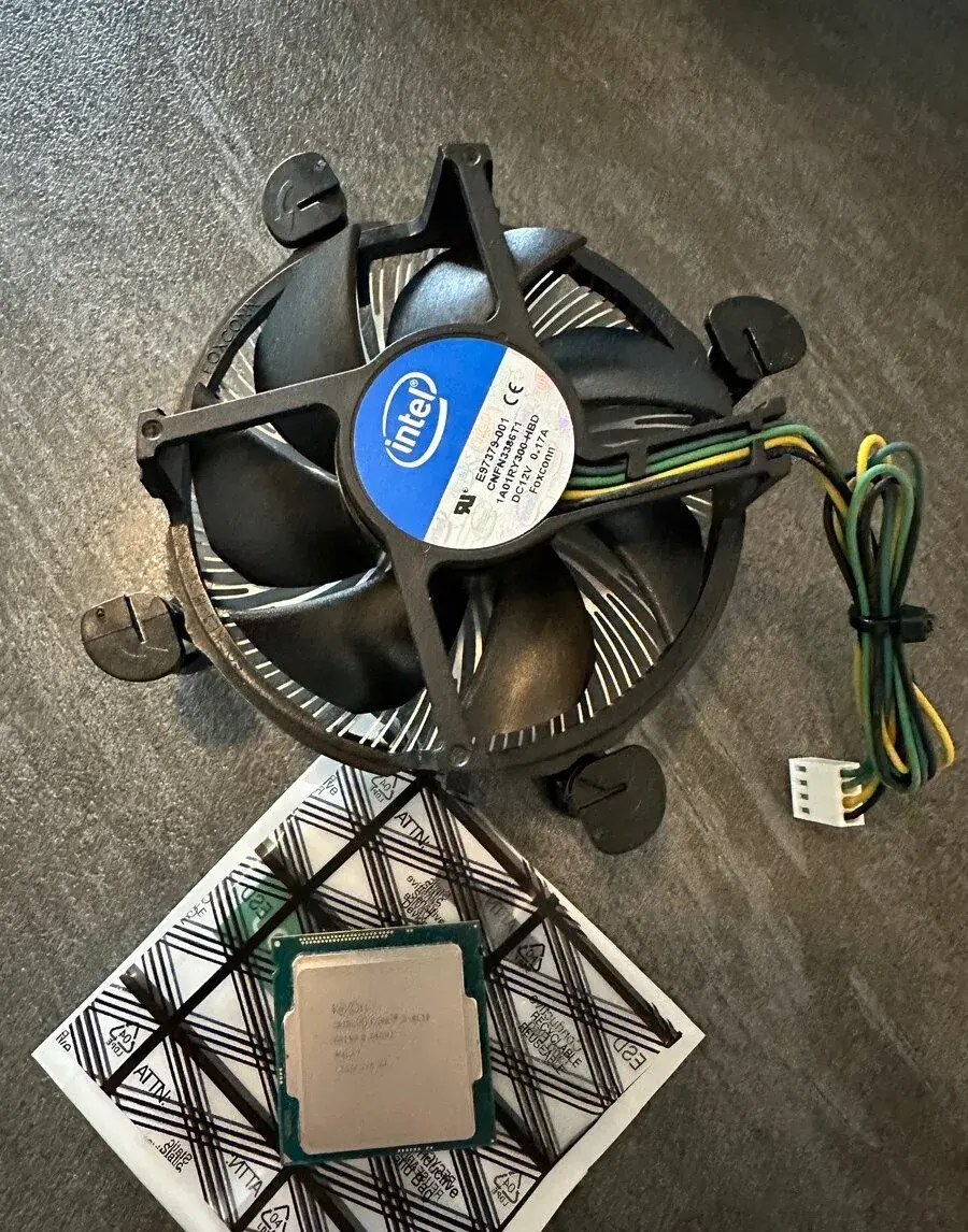 Procesor Intel Core i3-4130 (Socket 1150) + originál chladič