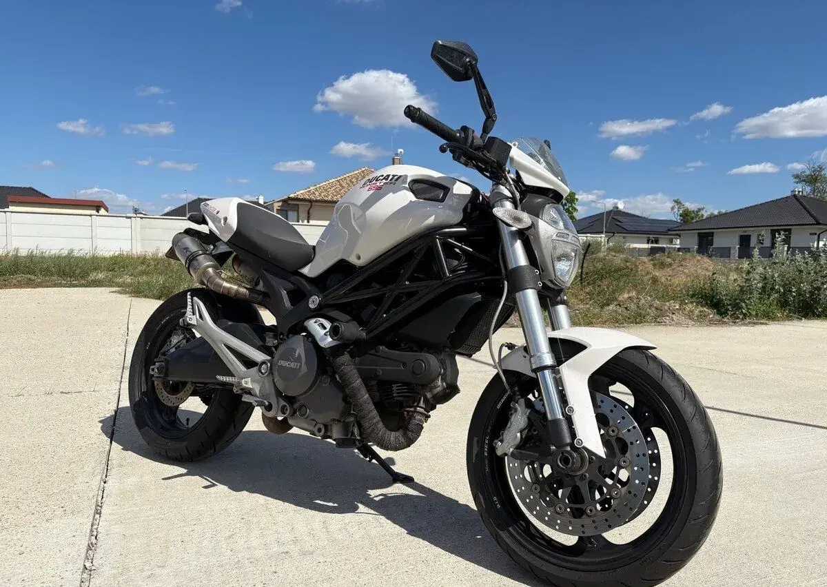 Ducati Monster 696 DESMO + nová STK