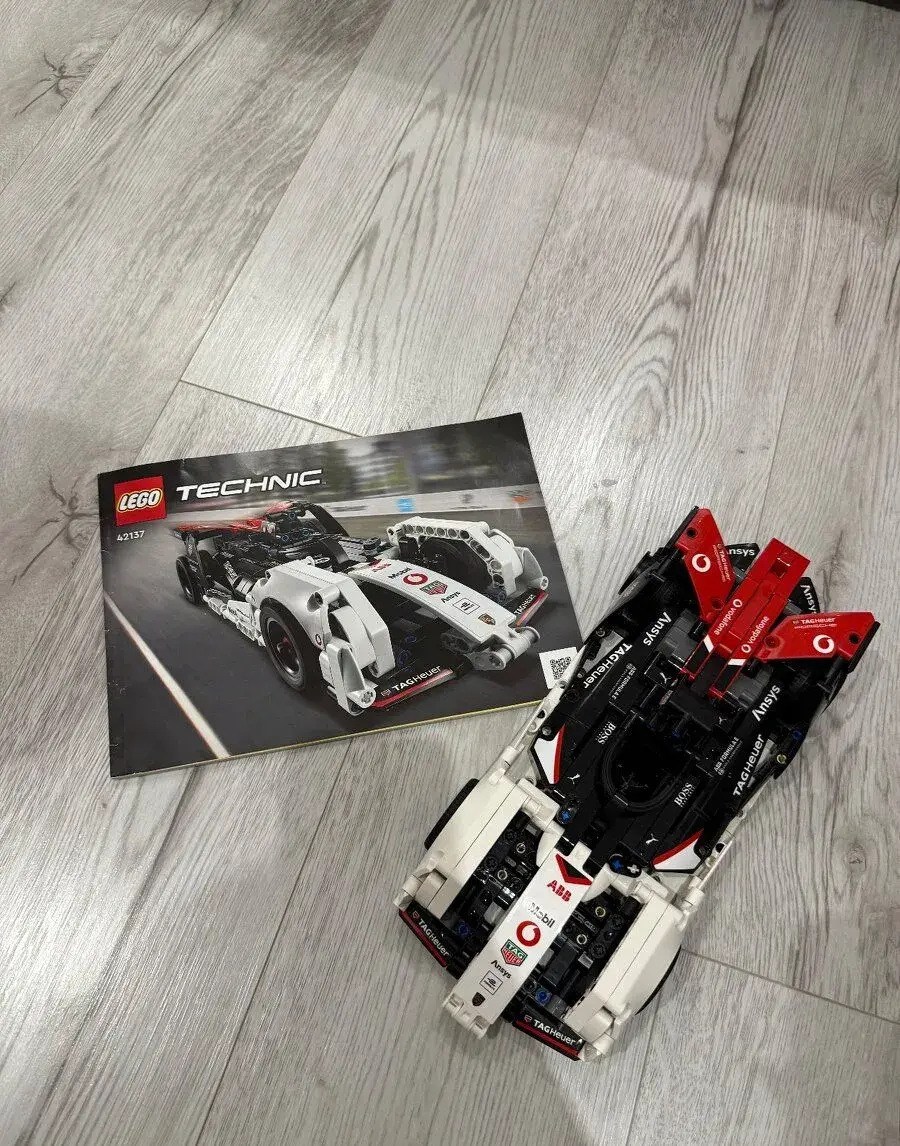 42137 LEGO Technic Porsche 99x Electric