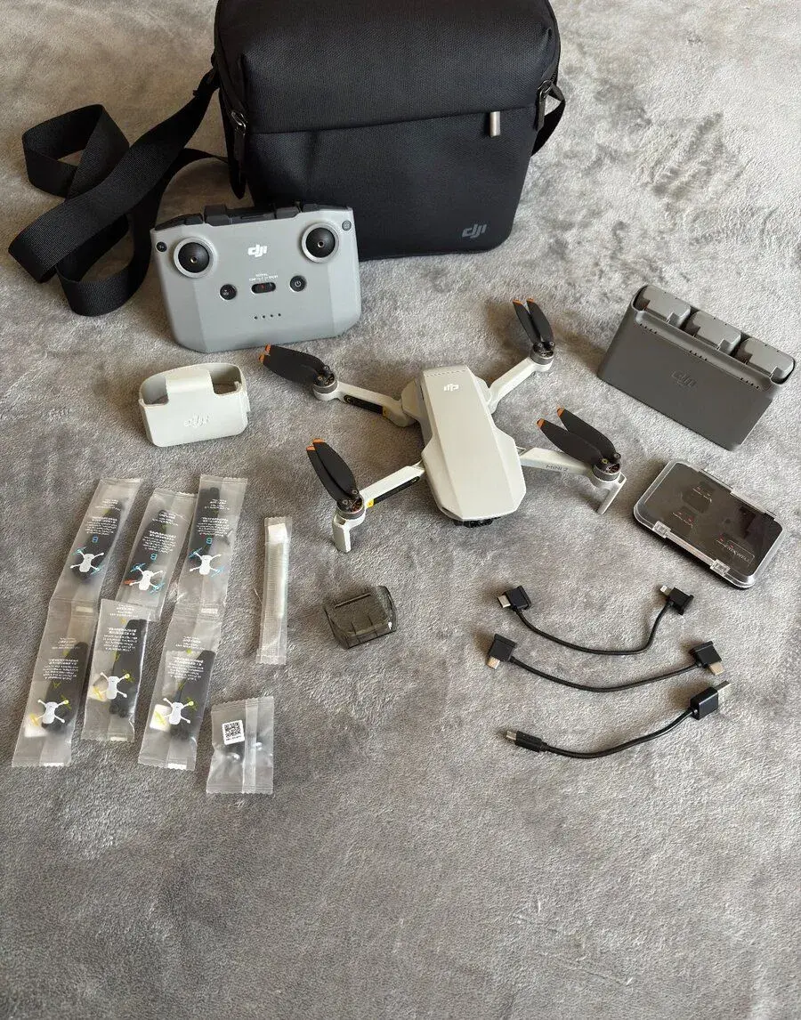 DJI Mini 2 Fly More Combo
