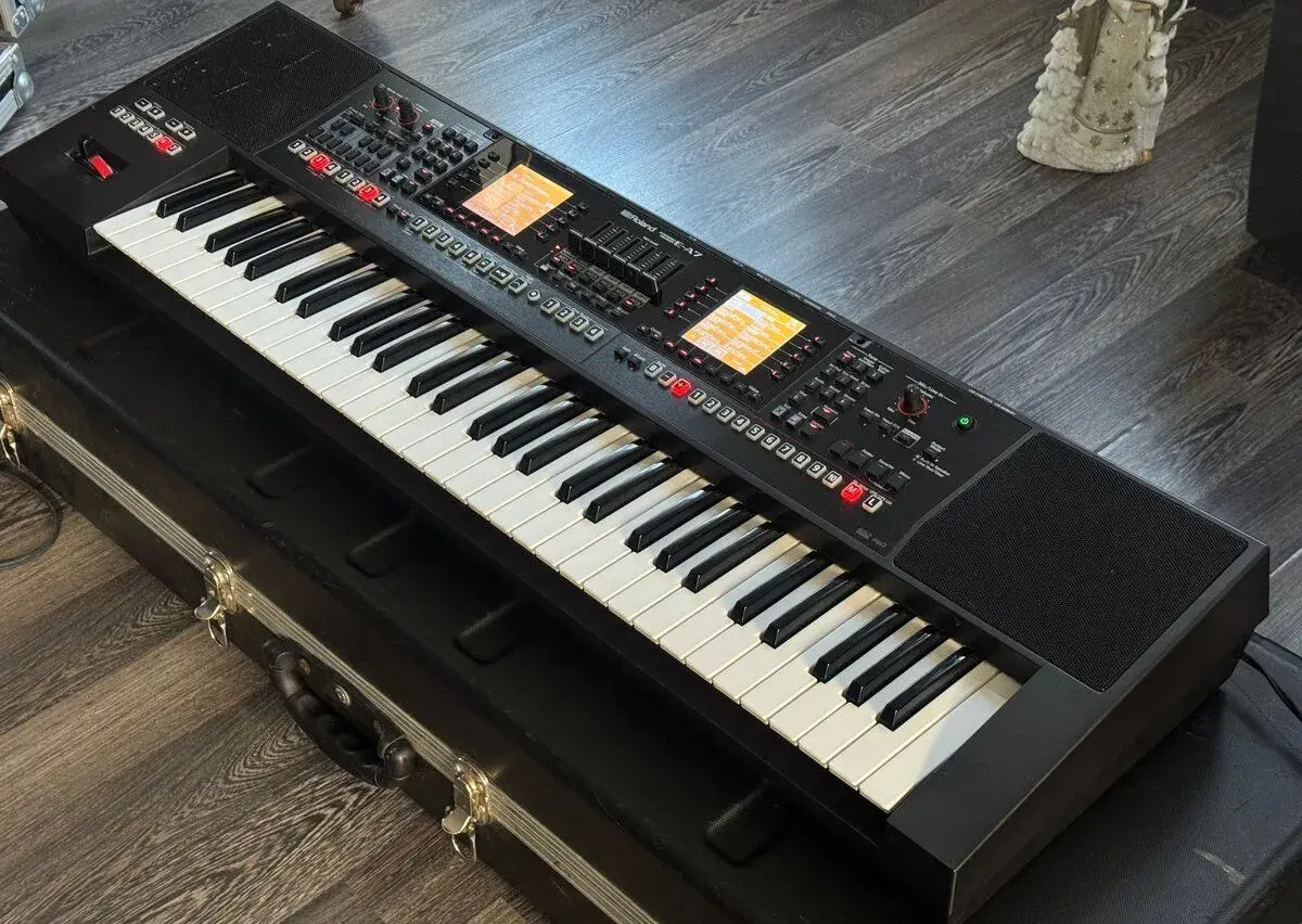 Klávesy Roland E-A7 s puzdrom
