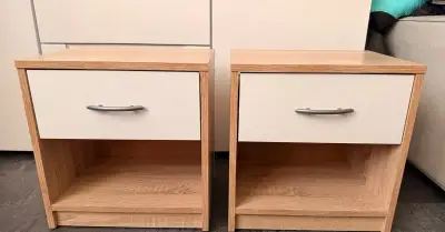 Nočné stolíky