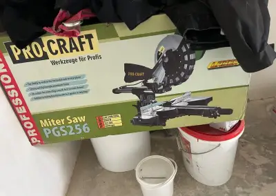 Pokosová píla Procraft PGS256 s posuvom