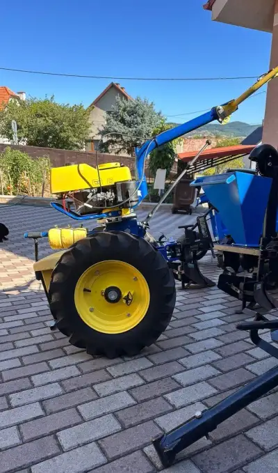 Malotraktor AGZAT s príslušenstvom