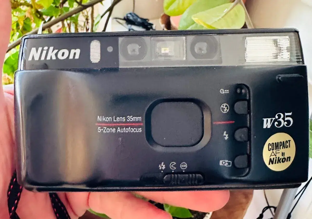 Nikon W35