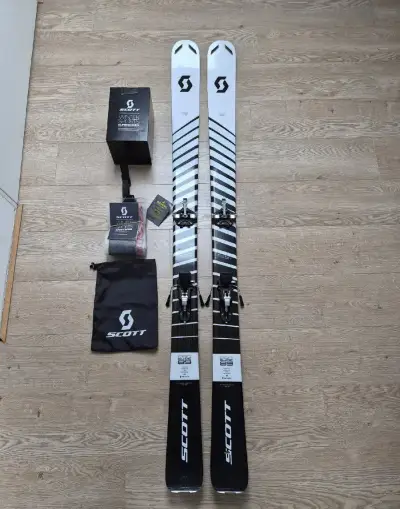 Skialpový set Scott (lyže, viazanie, pásy)