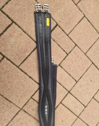 Podbrusnik Kavalkade veľkosť 145 cm