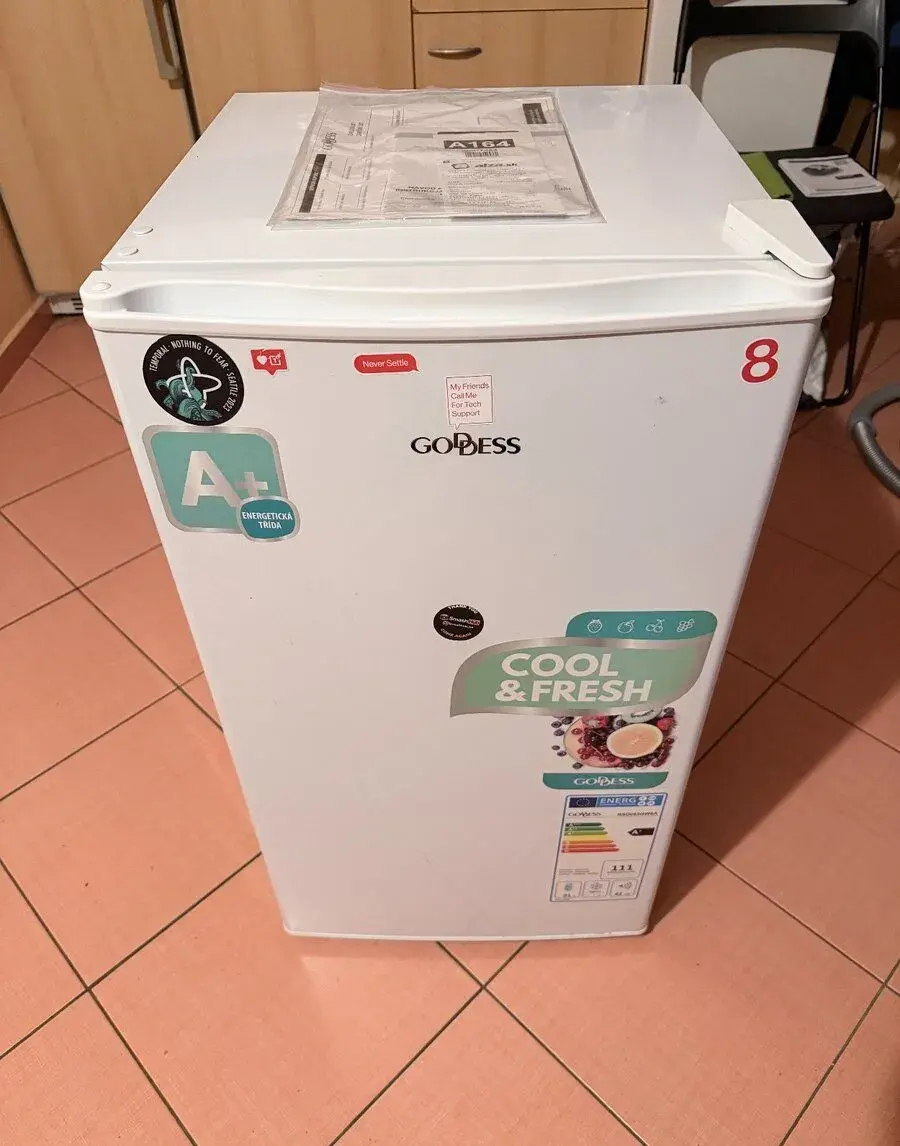 Mini chladnička GODDESS RSD083GW8A, biela – funkčná