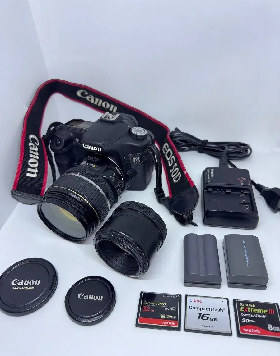 CANON EOS 50D len 15000 snimok + 2 objektivy a prislusenstvo