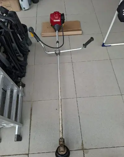 Krovinorez Honda UMK 425E UE