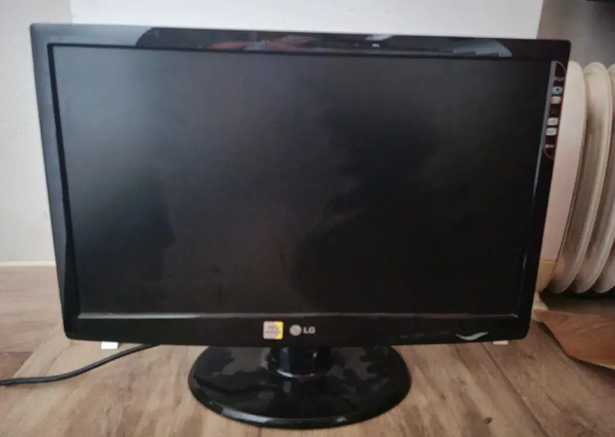 LG monitor