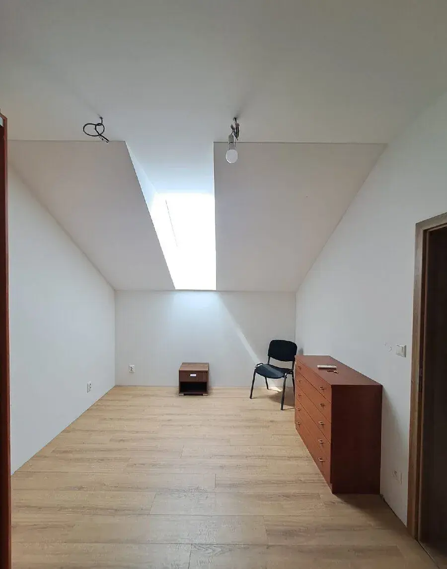 Prenájom izba 18m2 330€ komplet