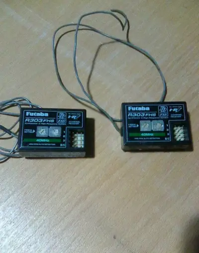 Prijímač: Futaba R303FHS HRS Synthesizer.