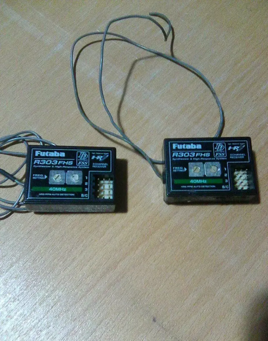 Prijímač: Futaba R303FHS HRS Synthesizer.
