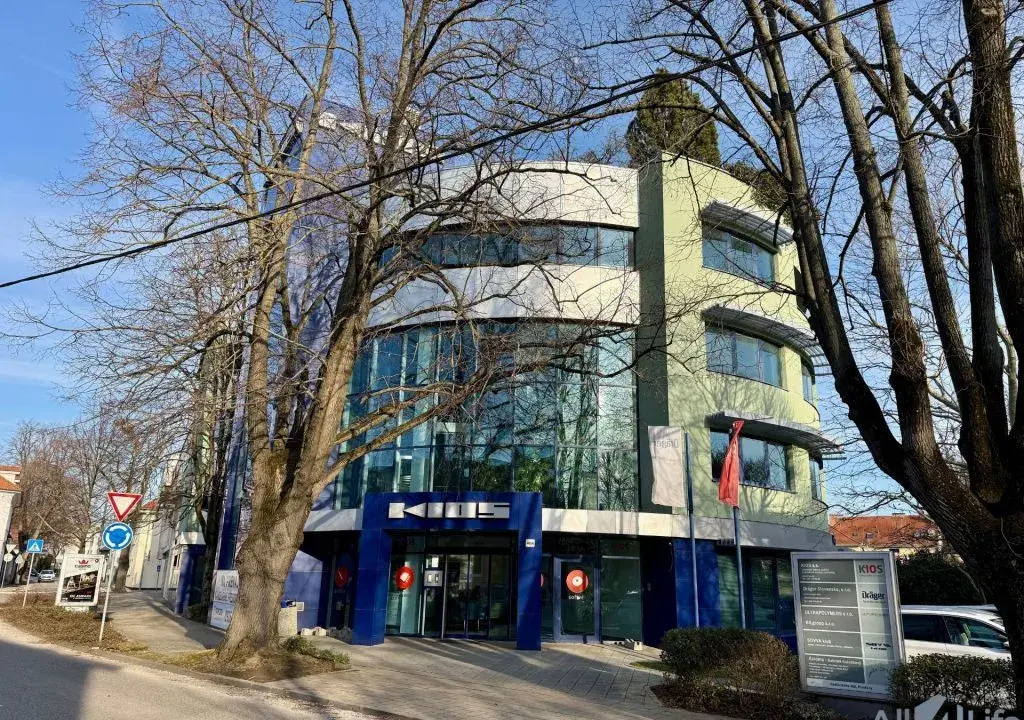 Moderné sídlo firmy v centre Piešťan - administratívne podla
