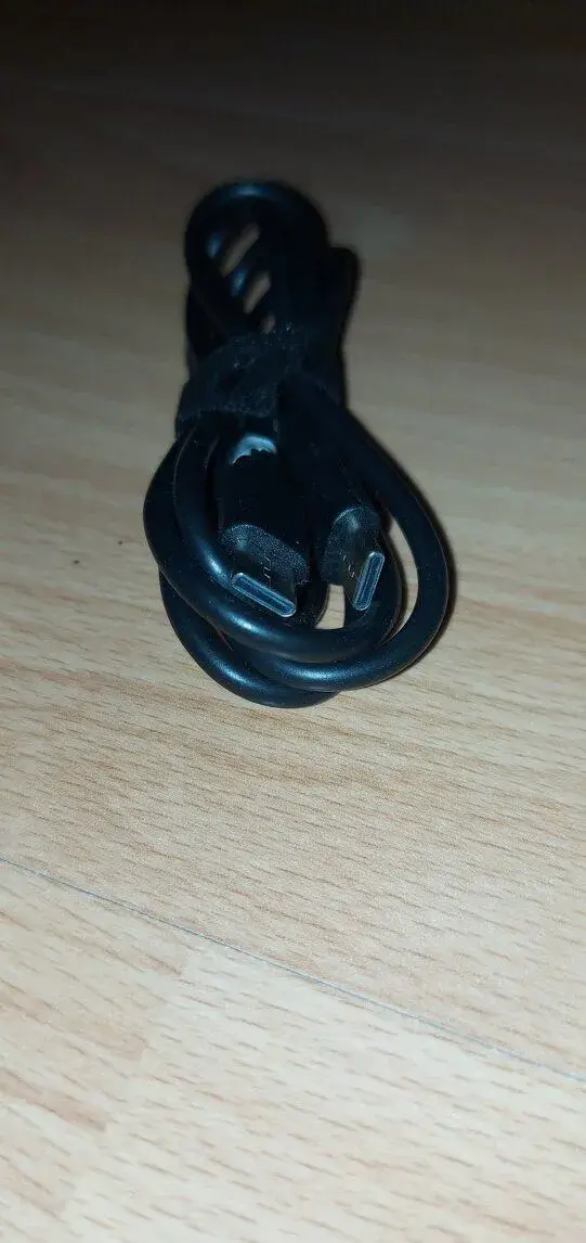 Ćčkový dátový /nabijaci kabel.
