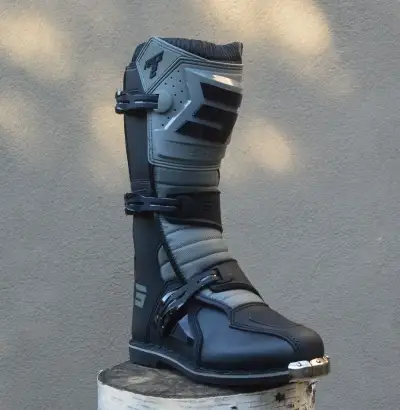 Kvalitné topánky čižmy boty SHOT čierne sivé