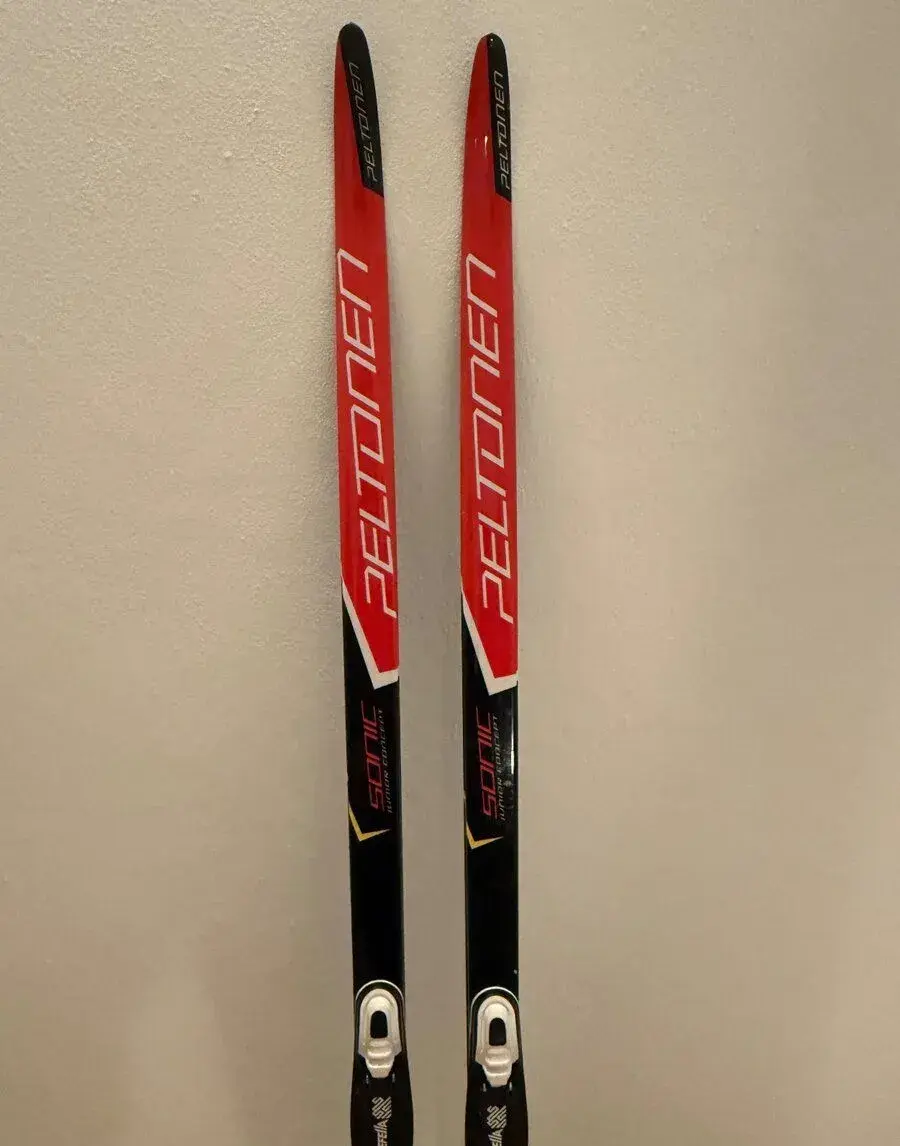 Bežky Peltonen 150cm so šupinami s viazanim NNN ako nové