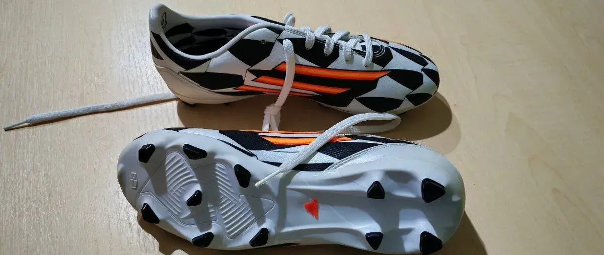 Kopačky Adidas F10 nové č.38
