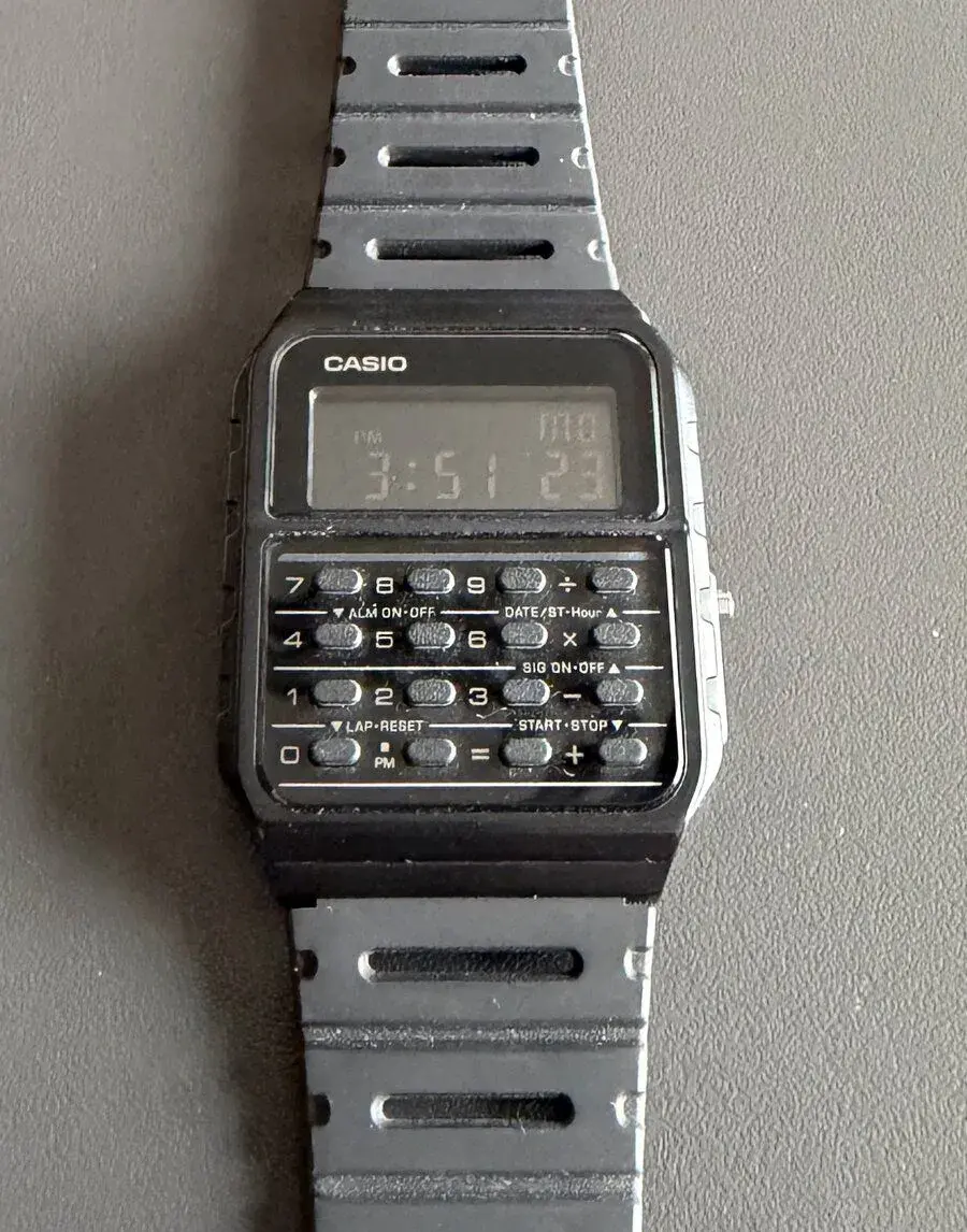Casio Retro CA-53WF-1BEF, kalkulačkové hodinky