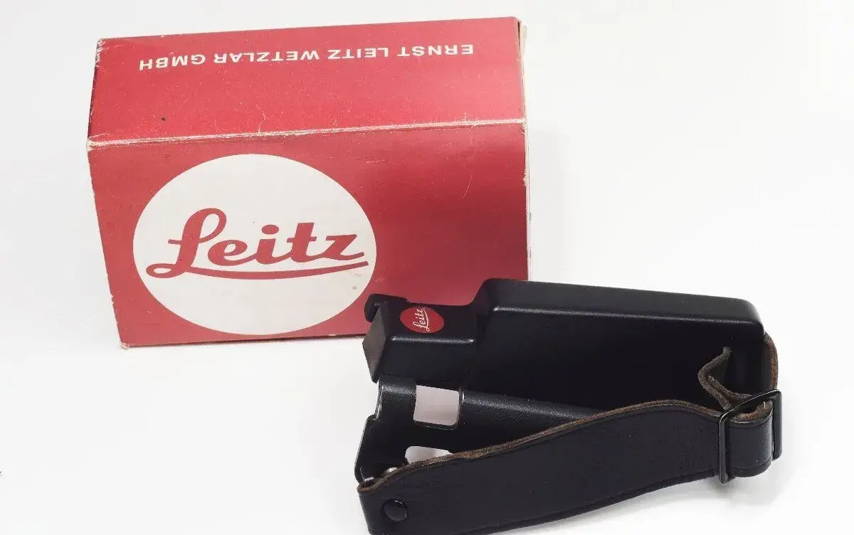 Leica R3 Hand Grip