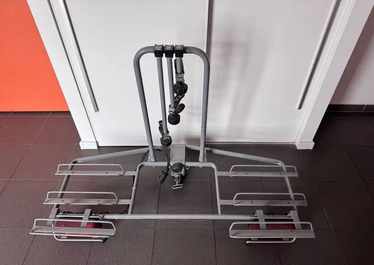 Nosič na 3 bicykle na ťažné zariadenie