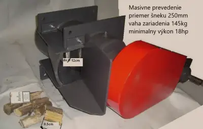 šnekový štěpkovač na vlečku špalikovač
