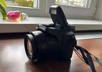 Panasonic Lumix DC-FZ82DE – stav nového, v záruke, 03 2026