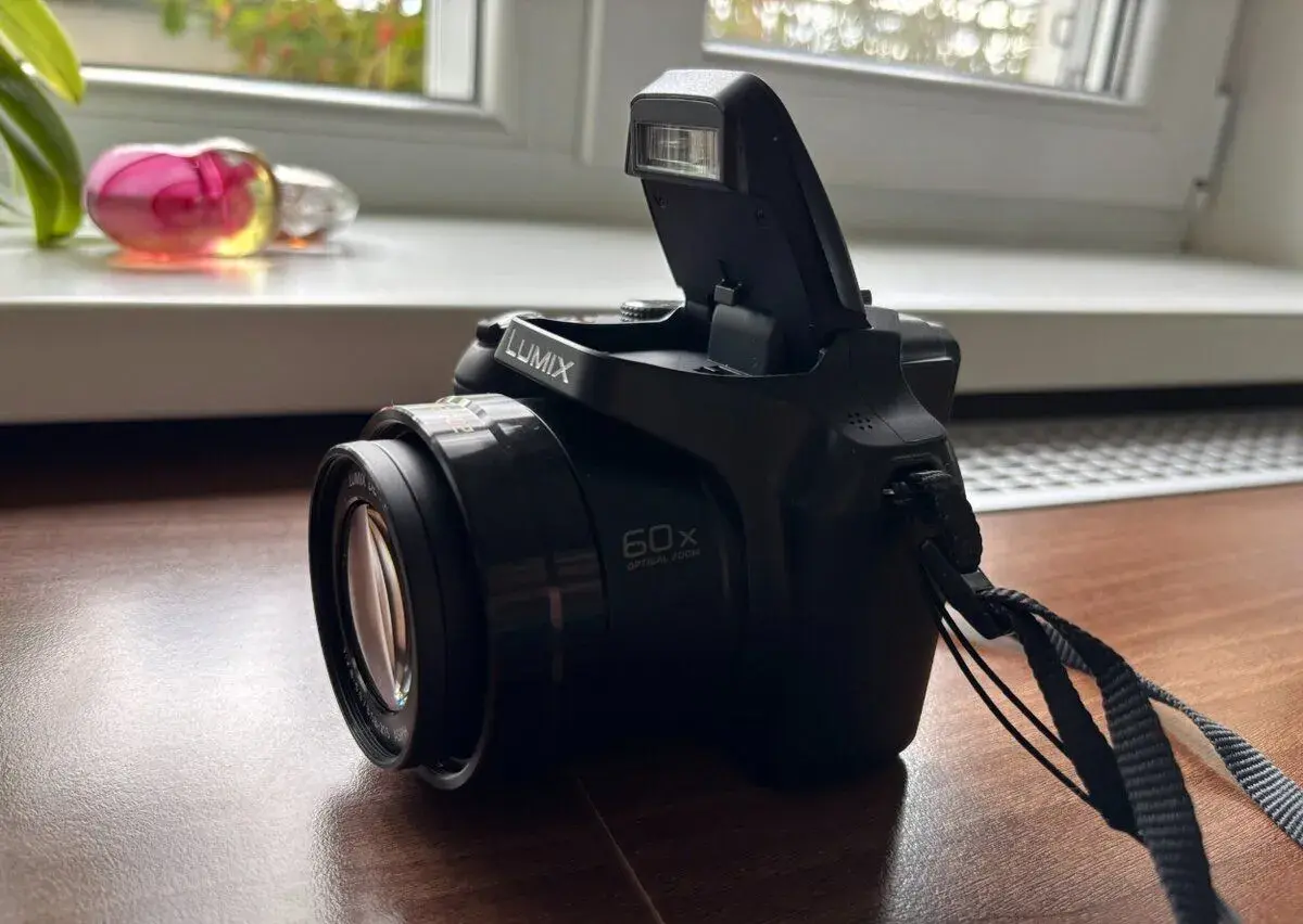 Panasonic Lumix DC-FZ82DE – stav nového, v záruke, 03 2026