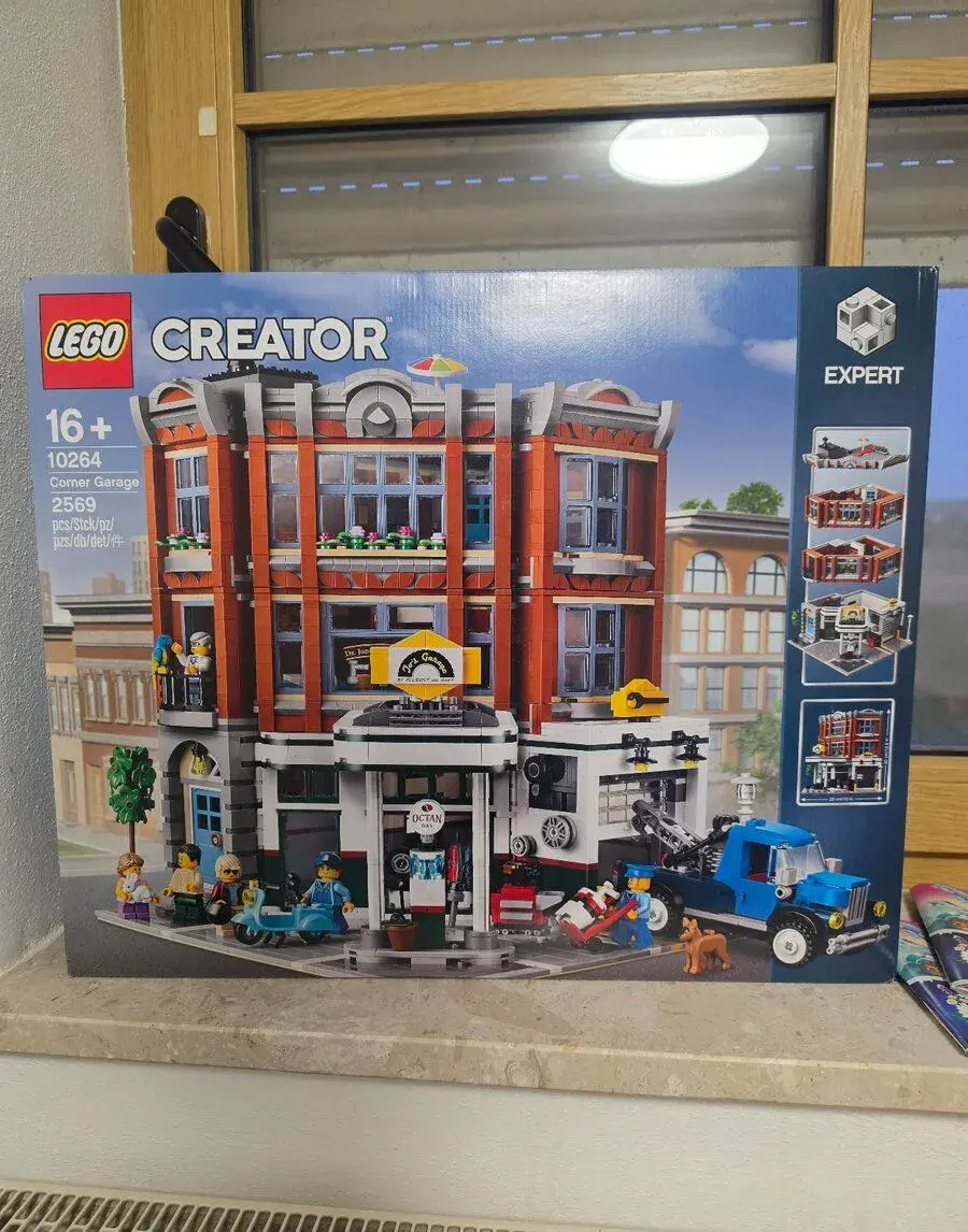 Lego Creator 10264 Corner Garage