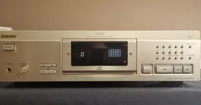 Sony CDP - XA7ES