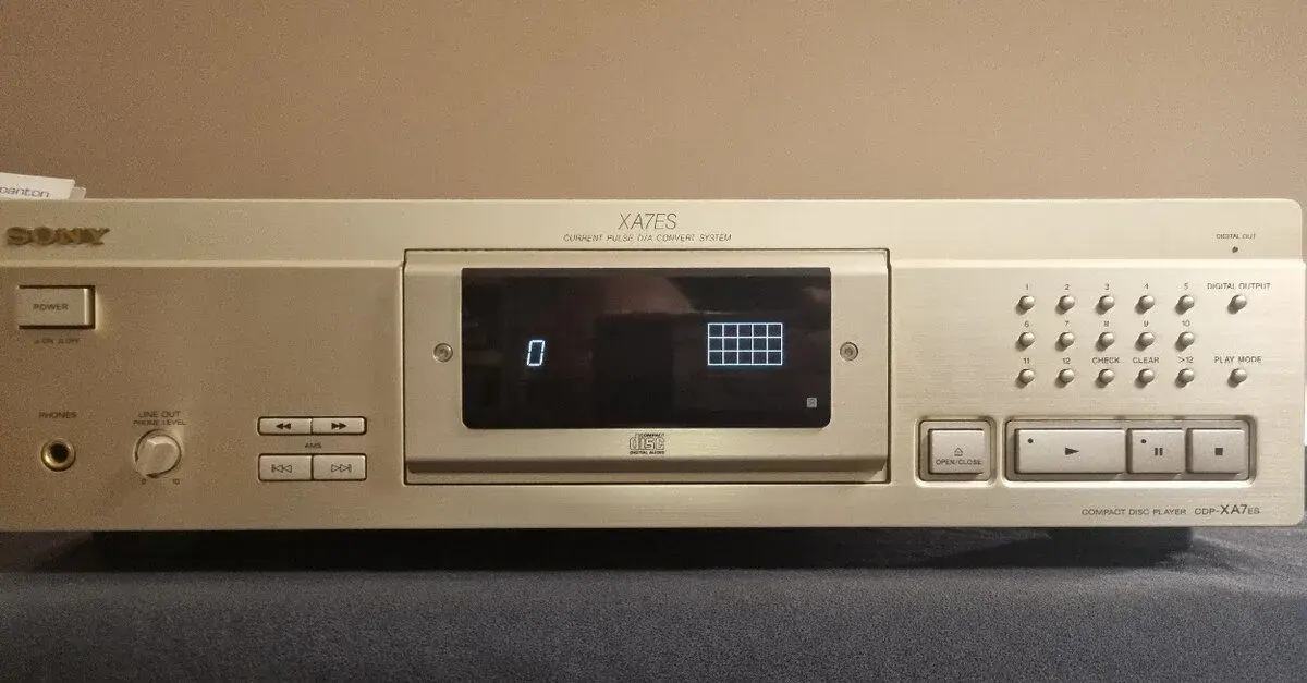 Sony CDP - XA7ES